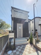 建物が完成しましたので室内のご見学予約スタート。当日のご見学予約も大歓迎です。お気軽にご連絡ください。他にもインターネットに掲載していない情報も沢山ありますので、比較で併せてご見学ができます。
