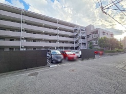 現地のご見学予約もスタートしました。周辺で売りに出ている物件も沢山御座います。まとめてご見学ができますのでお気軽にお申しつけください。
