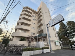 現地のご見学予約もスタートしました。周辺で売りに出ている物件も沢山御座います。まとめてご見学ができますのでお気軽にお申しつけください。
