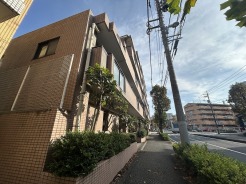 周辺のエリアで他にも沢山売りに出ている物件があります。インターネット掲載前の情報などもありますのでお気軽にお問合せください。まとめてご見学できます。
