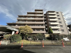 現地のご見学予約もスタートしました。周辺で売りに出ている物件も沢山御座います。まとめてご見学ができますのでお気軽にお申しつけください。
