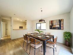 本画像はCGで作成しており、実際に現地に家具は置かれておりません。また、価格に家具は含まれておりません。
