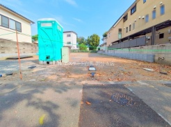 現地のご見学予約もスタートしました。周辺で売りに出ている物件も沢山御座います。まとめてご見学ができますのでお気軽にお申しつけください。
