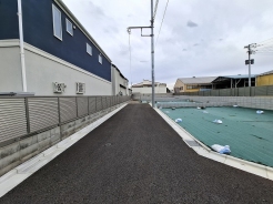 周辺は住宅が建ち並ぶ閑静な住宅街です。
