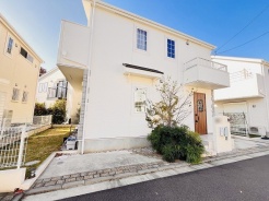 現地のご見学予約もスタートしました。周辺で売りに出ている物件も沢山御座います。まとめてご見学ができますのでお気軽にお申しつけください。
