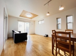 家族みんなが集まるリビング。広さを重視した家族全員が集まれるリビングは、住む上で大事な空間になります。
