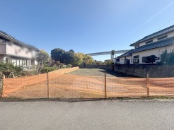 白馬グループの白馬建設にて、プラン作成、イメージパース作成を数日で行えます。　希望の間取りはどの位の大きさか？、一体どの位の広さの土地が適切か？まずはたたき台のプランと見積りを作りましょう、担当者へお申しつけください。
