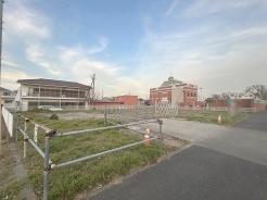 現地のご見学予約もスタートしました。周辺で売りに出ている物件も沢山御座います。まとめてご見学ができますのでお気軽にお申しつけください。
