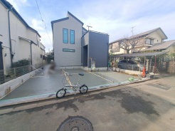 周辺のエリアで他にも沢山売りに出ている物件があります。インターネット掲載前の情報などもありますのでお気軽にお問合せください。まとめてご見学できます。
