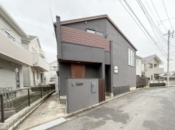 現地のご見学予約もスタートしました。周辺で売りに出ている物件も沢山御座います。まとめてご見学ができますのでお気軽にお申しつけください。
