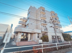 周辺のエリアで他にも沢山売りに出ている物件があります。インターネット掲載前の情報などもありますのでお気軽にお問合せください。まとめてご見学できます。
