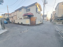周辺は住宅が建ち並ぶ閑静な住宅街です。

