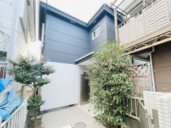 現地のご見学予約もスタートしました。周辺で売りに出ている物件も沢山御座います。まとめてご見学ができますのでお気軽にお申しつけください。
