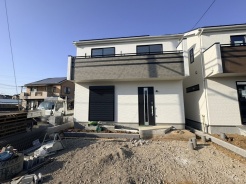 現地のご見学予約もスタートしました。周辺で売りに出ている物件も沢山御座います。まとめてご見学ができますのでお気軽にお申しつけください。
