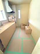 お料理をしながらリビングの家族やゲストとの会話が楽しめるカウンタータイプのキッチン。毎日のお料理を楽しく快適に。
