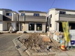 現地のご見学予約もスタートしました。周辺で売りに出ている物件も沢山御座います。まとめてご見学ができますのでお気軽にお申しつけください。
