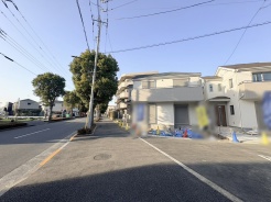 現地のご見学予約もスタートしました。周辺で売りに出ている物件も沢山御座います。まとめてご見学ができますのでお気軽にお申しつけください。
