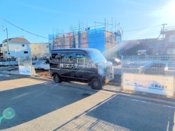 現在建物を建築中です、建築中の物件については現地確認の他、同施工会社の完成施工例のご案内、担当者のプレゼンテーションにてご検討ください。適切なご検討の方法をご説明させて頂きます。
