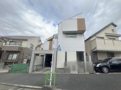 周辺のエリアで他にも沢山売りに出ている物件があります。インターネット掲載前の情報などもありますのでお気軽にお問合せください。まとめてご見学できます。
