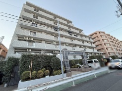 現地のご見学予約もスタートしました。周辺で売りに出ている物件も沢山御座います。まとめてご見学ができますのでお気軽にお申しつけください。
