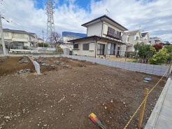 周辺のエリアで他にも沢山売りに出ている物件があります。インターネット掲載前の情報などもありますのでお気軽にお問合せください。まとめてご見学できます。
