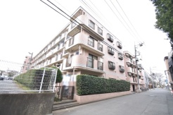 現地のご見学予約もスタートしました。周辺で売りに出ている物件も沢山御座います。まとめてご見学ができますのでお気軽にお申しつけください。
