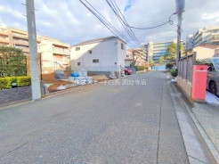 現地のご見学予約もスタートしました。周辺で売りに出ている物件も沢山御座います。まとめてご見学ができますのでお気軽にお申しつけください。
