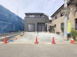 現地のご見学予約もスタートしました。周辺で売りに出ている物件も沢山御座います。まとめてご見学ができますのでお気軽にお申しつけください。
