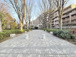 現地のご見学予約もスタートしました。周辺で売りに出ている物件も沢山御座います。まとめてご見学ができますのでお気軽にお申しつけください。
