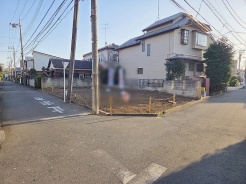 安心して暮らすことのできる住宅街。　住宅地の道路は一般に交通量が少なく車などの騒音が少ないため、住民にとって静かな生活環境が提供されます。
