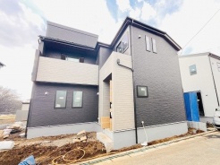 現地のご見学予約もスタートしました。周辺で売りに出ている物件も沢山御座います。まとめてご見学ができますのでお気軽にお申しつけください。
