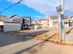 周辺のエリアで他にも沢山売りに出ている物件があります。インターネット掲載前の情報などもありますのでお気軽にお問合せください。まとめてご見学できます。
