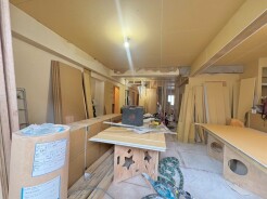 家族が一番集まる場所だから広々としつつも素敵な空間であって欲しい。みんながくつろぐリビングからキッチンまでが一つの空間のように繋がる間取り。
