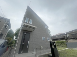 建物が完成しましたので室内のご見学予約スタート。当日のご見学予約も大歓迎です。お気軽にご連絡ください。他にもインターネットに掲載していない情報も沢山ありますので、比較で併せてご見学ができます。
