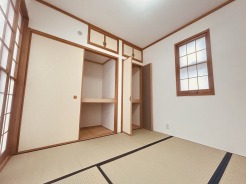 和の趣きを感じさせる、落ち着いた空間
