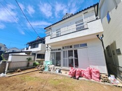 現在建物をリフォーム中です、リフォーム中の物件については現地確認の他、同施工会社の完成施工例のご案内も行いますので、お気軽にお問合せ下さい。