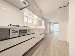 家族みんなが集まるリビング。広さを重視した家族全員が集まれるリビングは、住む上で大事な空間になります。
