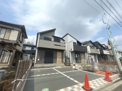 周辺のエリアで他にも沢山売りに出ている物件があります。インターネット掲載前の情報などもありますのでお気軽にお問合せください。まとめてご見学できます。
