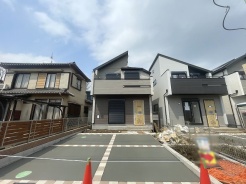 現地のご見学予約もスタートしました。周辺で売りに出ている物件も沢山御座います。まとめてご見学ができますのでお気軽にお申しつけください。
