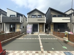 現地のご見学予約もスタートしました。周辺で売りに出ている物件も沢山御座います。まとめてご見学ができますのでお気軽にお申しつけください。
