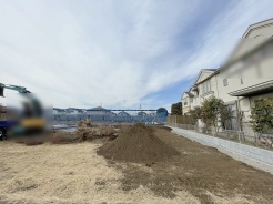 周辺のエリアで他にも沢山売りに出ている物件があります。インターネット掲載前の情報などもありますのでお気軽にお問合せください。まとめてご見学できます。
