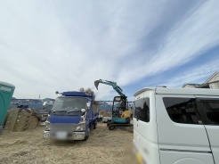 建築条件なしの敷地。弊社グループ「白馬建設」にて建物プランをご提案できます。実際の陽当たりやサイズ感を現地でお確かめください。

