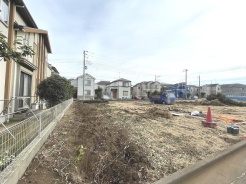 現地のご見学予約もスタートしました。周辺で売りに出ている物件も沢山御座います。まとめてご見学ができますのでお気軽にお申しつけください。
