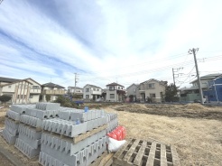 白馬グループの白馬建設にて、プラン作成、イメージパース作成を数日で行えます。　希望の間取りはどの位の大きさか？、一体どの位の広さの土地が適切か？まずはたたき台のプランと見積りを作りましょう、担当者へお申しつけください。
