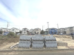 現地のご見学予約もスタートしました。周辺で売りに出ている物件も沢山御座います。まとめてご見学ができますのでお気軽にお申しつけください。
