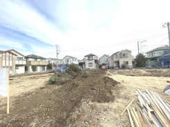 現地のご見学予約もスタートしました。周辺で売りに出ている物件も沢山御座います。まとめてご見学ができますのでお気軽にお申しつけください。

