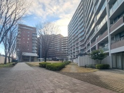 現地のご見学予約もスタートしました。周辺で売りに出ている物件も沢山御座います。まとめてご見学ができますのでお気軽にお申しつけください。
