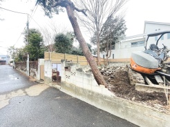 周辺のエリアで他にも沢山売りに出ている物件があります。インターネット掲載前の情報などもありますのでお気軽にお問合せください。まとめてご見学できます。
