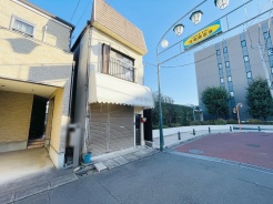 周辺のエリアで他にも沢山売りに出ている物件があります。インターネット掲載前の情報などもありますのでお気軽にお問合せください。まとめてご見学できます。
