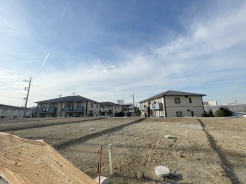 現地のご見学予約もスタートしました。周辺で売りに出ている物件も沢山御座います。まとめてご見学ができますのでお気軽にお申しつけください。
